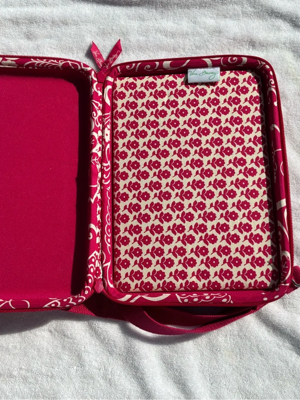 Very Bradley Twirly Bird Pink Hard shell tablet tote. 11.5x8